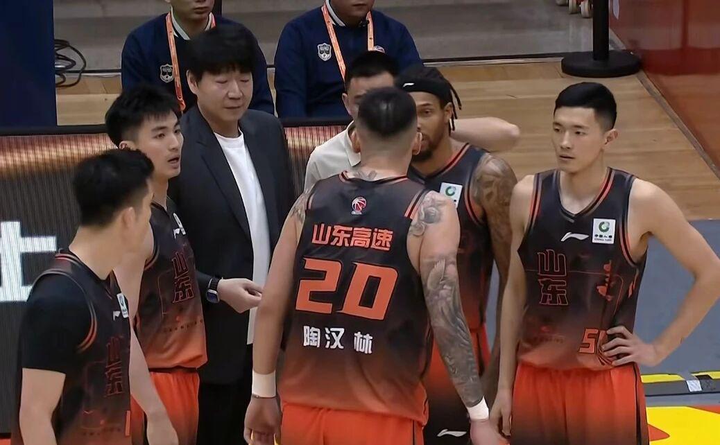 下载开云-北京男篮15分完败,辽宁男篮完胜新疆,山东力克福建重返四强